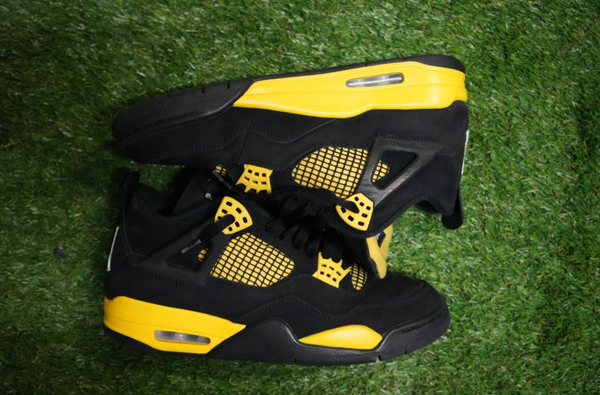 Air Jordan 4 retro "Thunder" sz 9